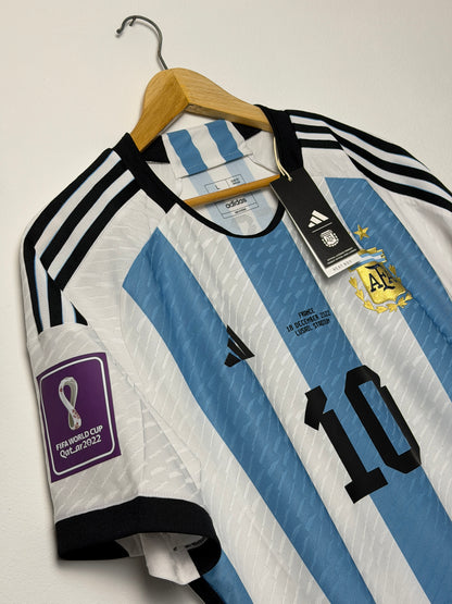 Lionel Messi Argentina 2022 World Cup final edition home football shirt (L)