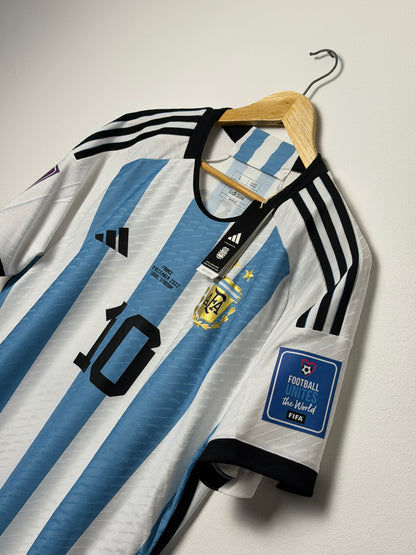 Lionel Messi Argentina 2022 World Cup final edition home football shirt (L)