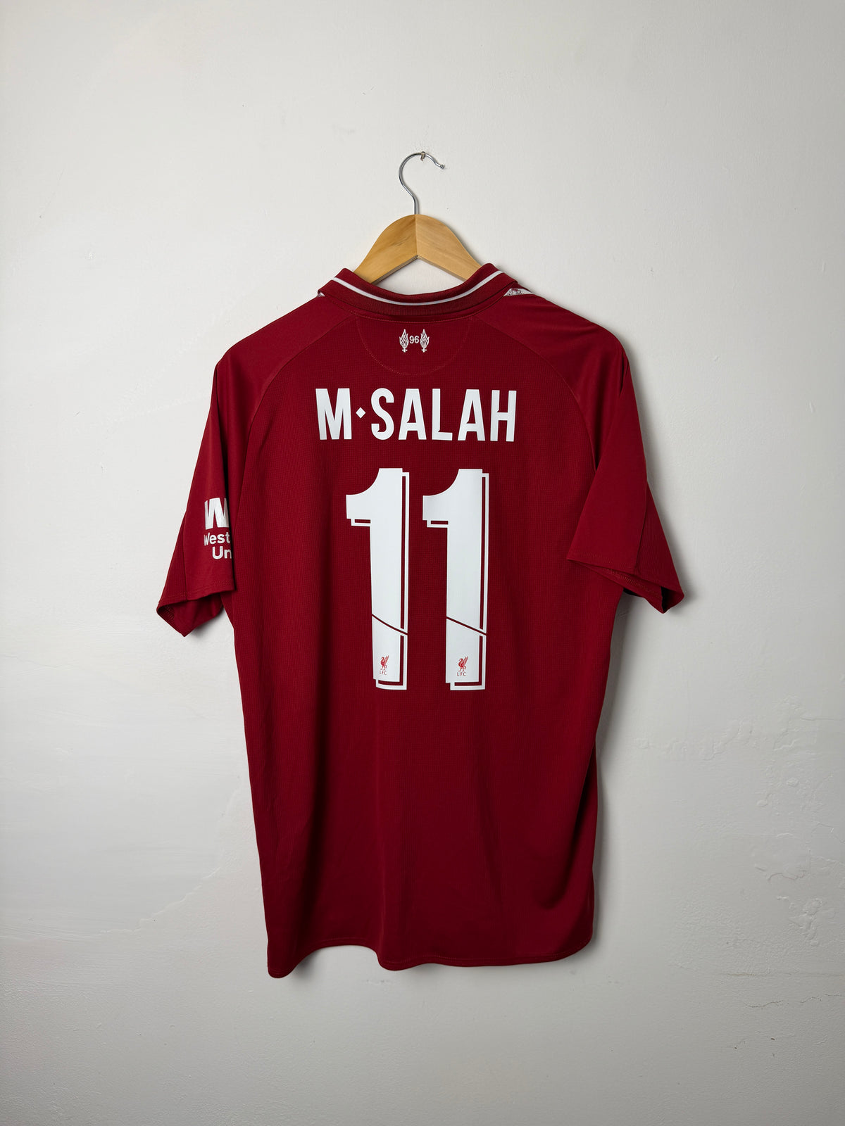 Mohamed Salah Liverpool FC 2018-19 home football shirt (M)