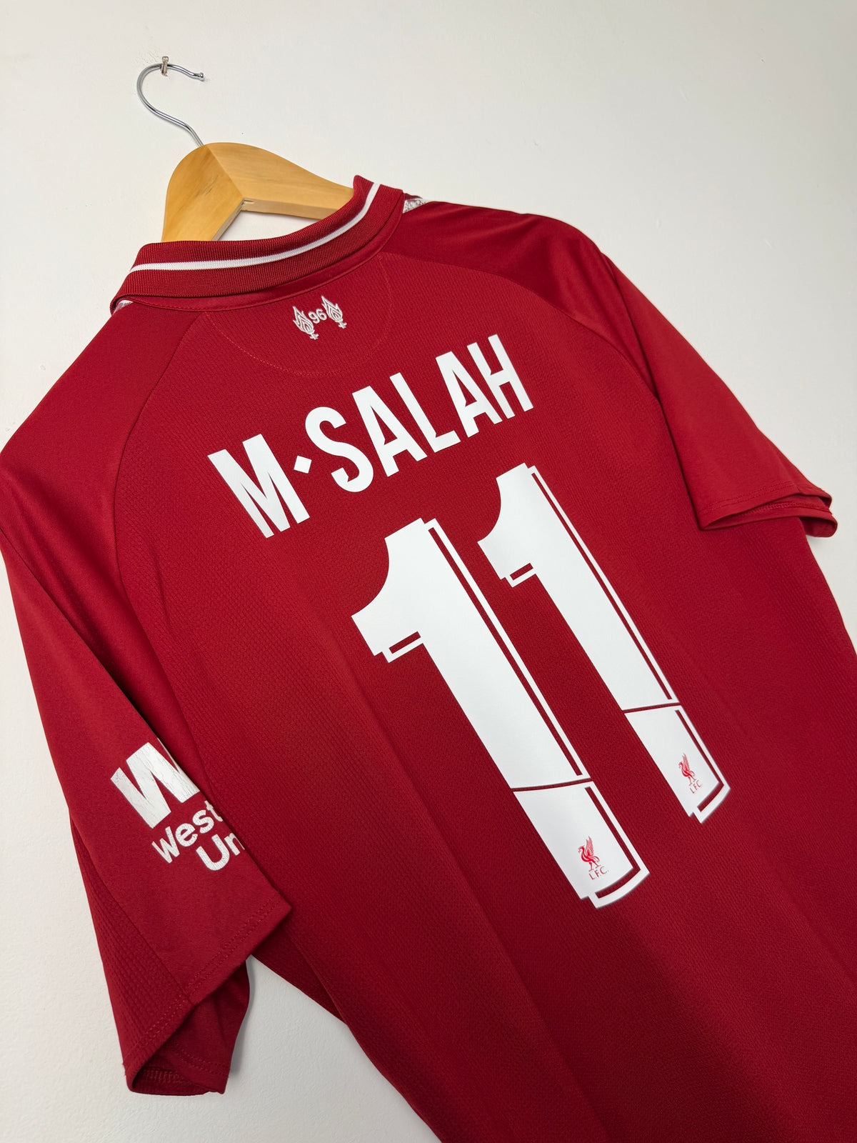 Mohamed Salah Liverpool FC 2018-19 home football shirt (M)