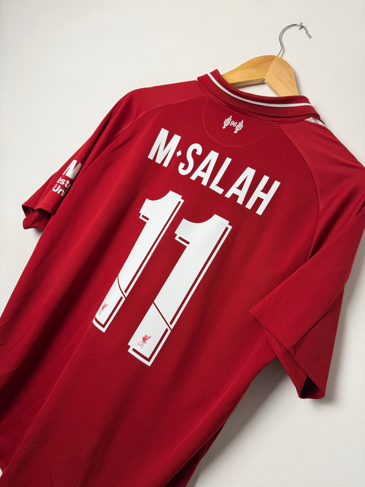 Mohamed Salah Liverpool FC 2018-19 home football shirt (M)