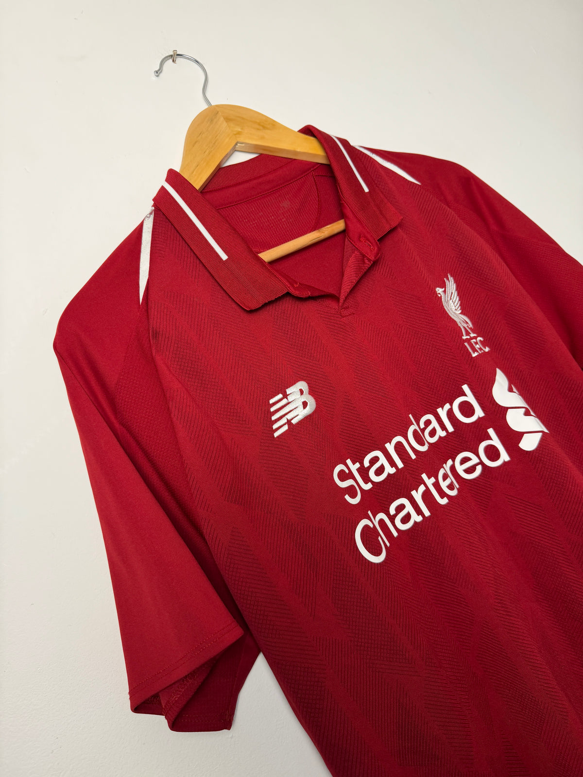 Mohamed Salah Liverpool FC 2018-19 home football shirt (M)
