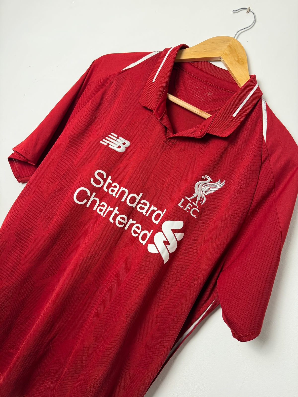 Mohamed Salah Liverpool FC 2018-19 home football shirt (M)