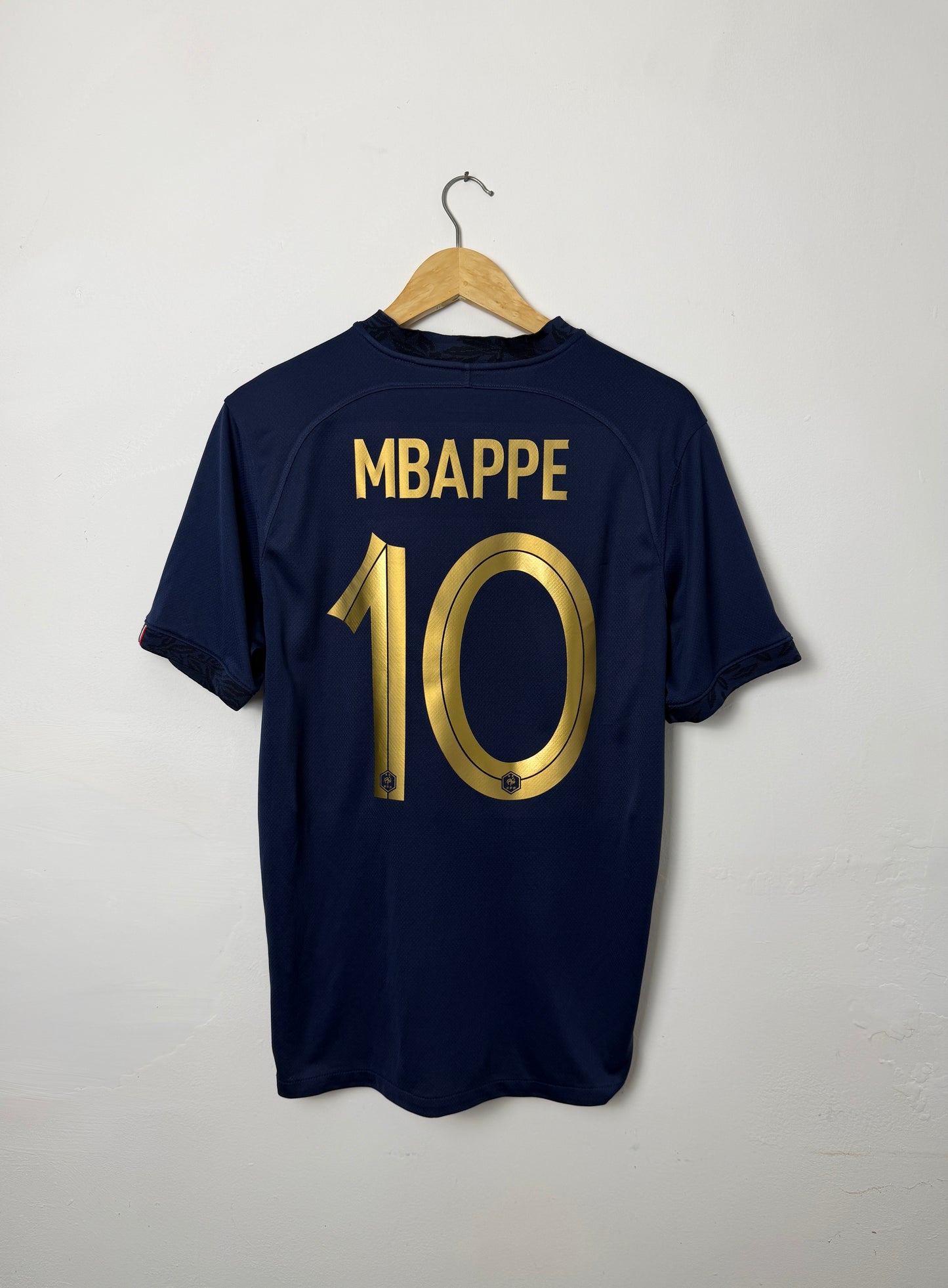 Kylian Mbappe France 2022 World Cup home football shirt (M)
