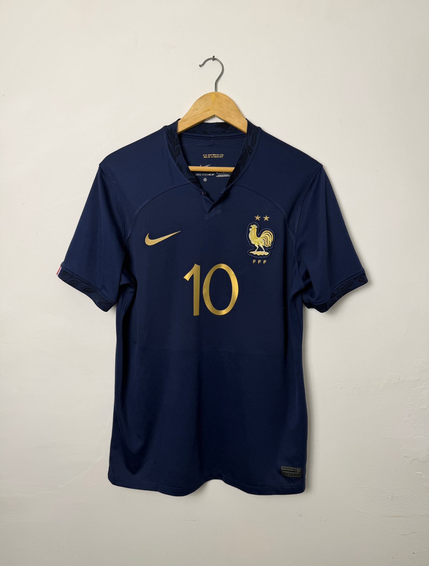 Kylian Mbappe France 2022 World Cup home football shirt (M)