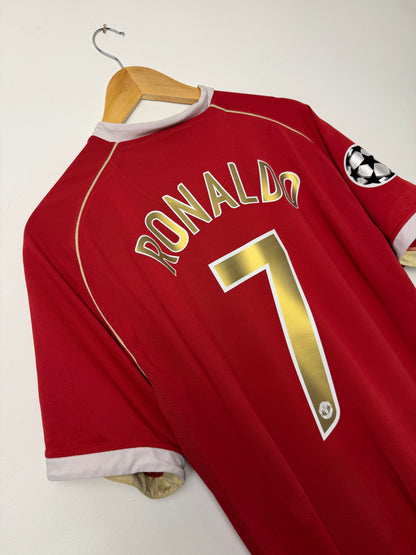 Cristiano Ronaldo Manchester United 2006-07 home football shirt (L)