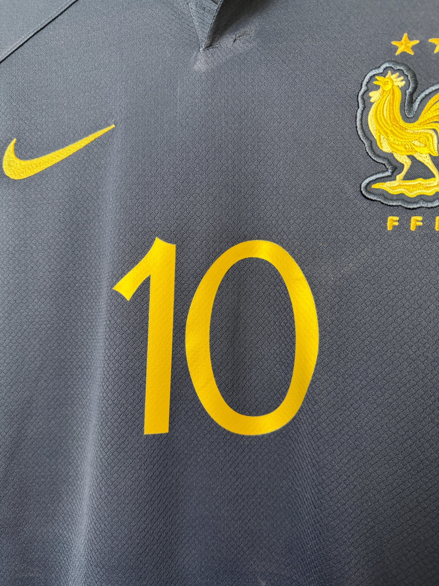 Kylian Mbappe France 2022 World Cup home football shirt (M)