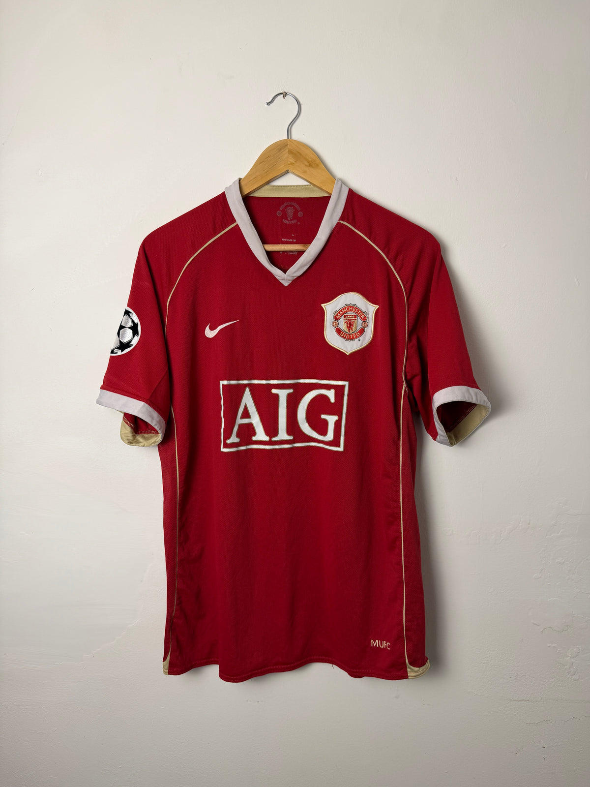 Cristiano Ronaldo Manchester United 2006-07 home football shirt (L)