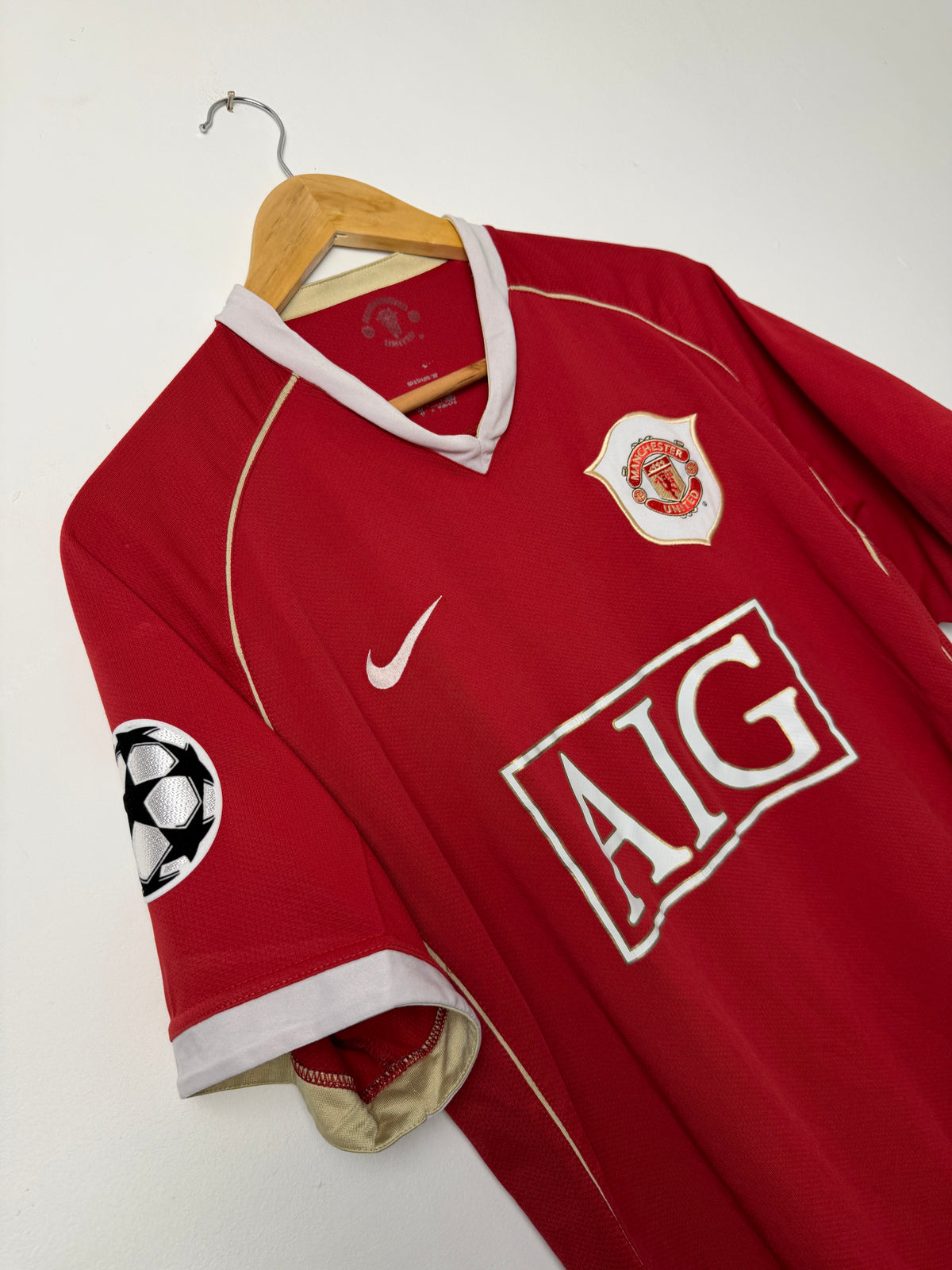 Cristiano Ronaldo Manchester United 2006-07 home football shirt (L)