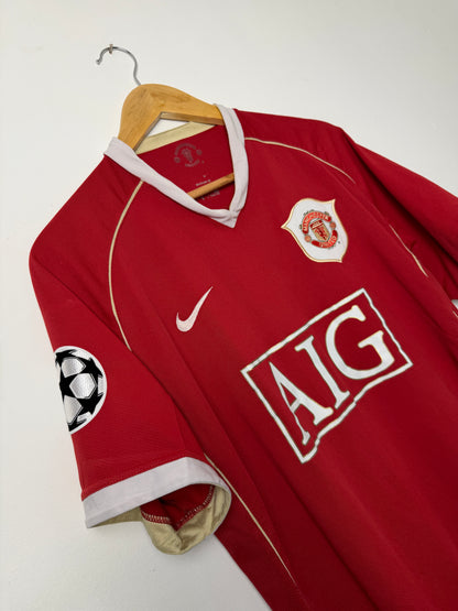 Cristiano Ronaldo Manchester United 2006-07 home football shirt (L)