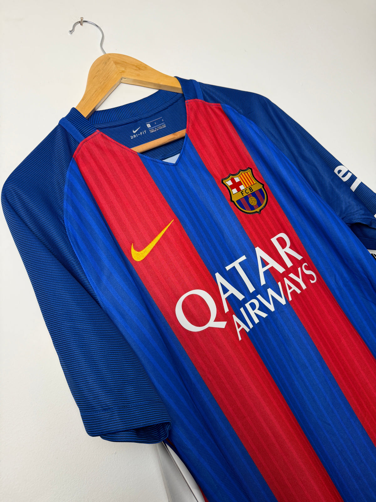 Neymar JR FC Barcelona 2016-17 home football shirt (L)