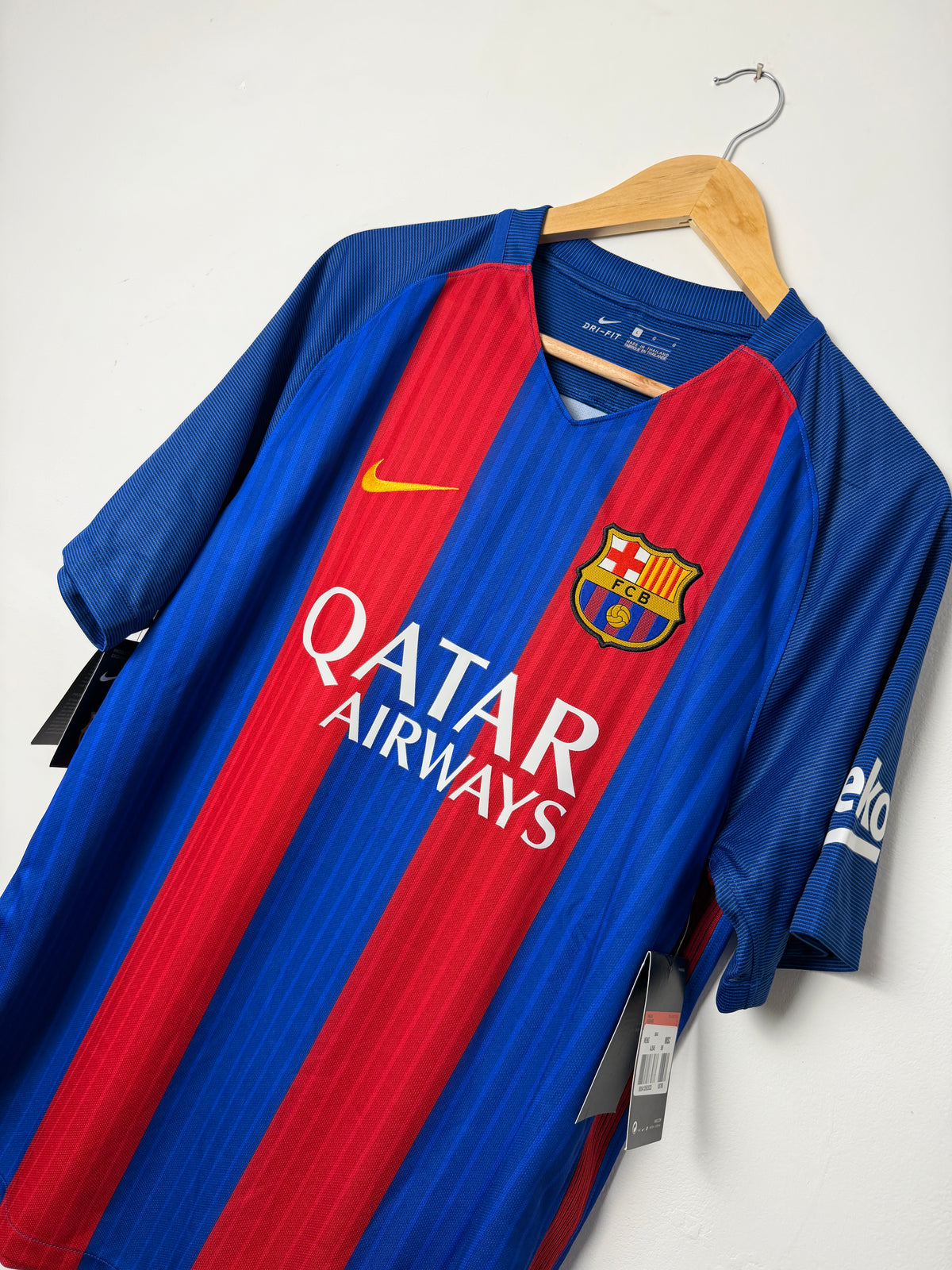 Neymar JR FC Barcelona 2016-17 home football shirt (L)