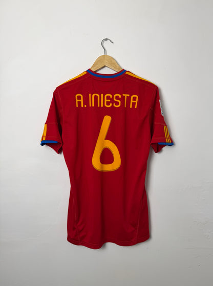 Andres Iniesta Spain 2010 World Cup home football shirt (M)