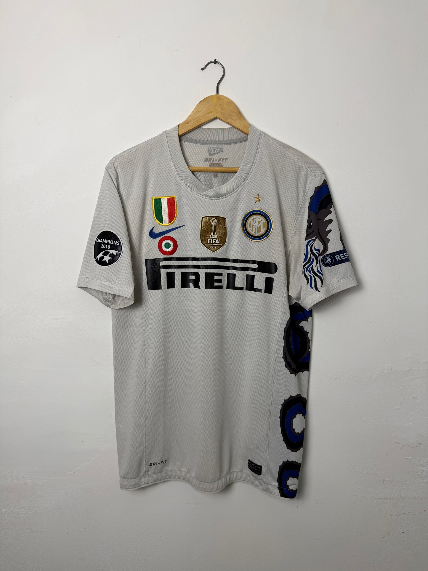 Wesley Sneijder Inter Milan 2010-11 away football shirt (M)