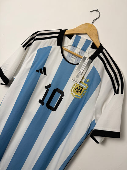 Lionel Messi Argentina 2022 World Cup home football shirt (L)