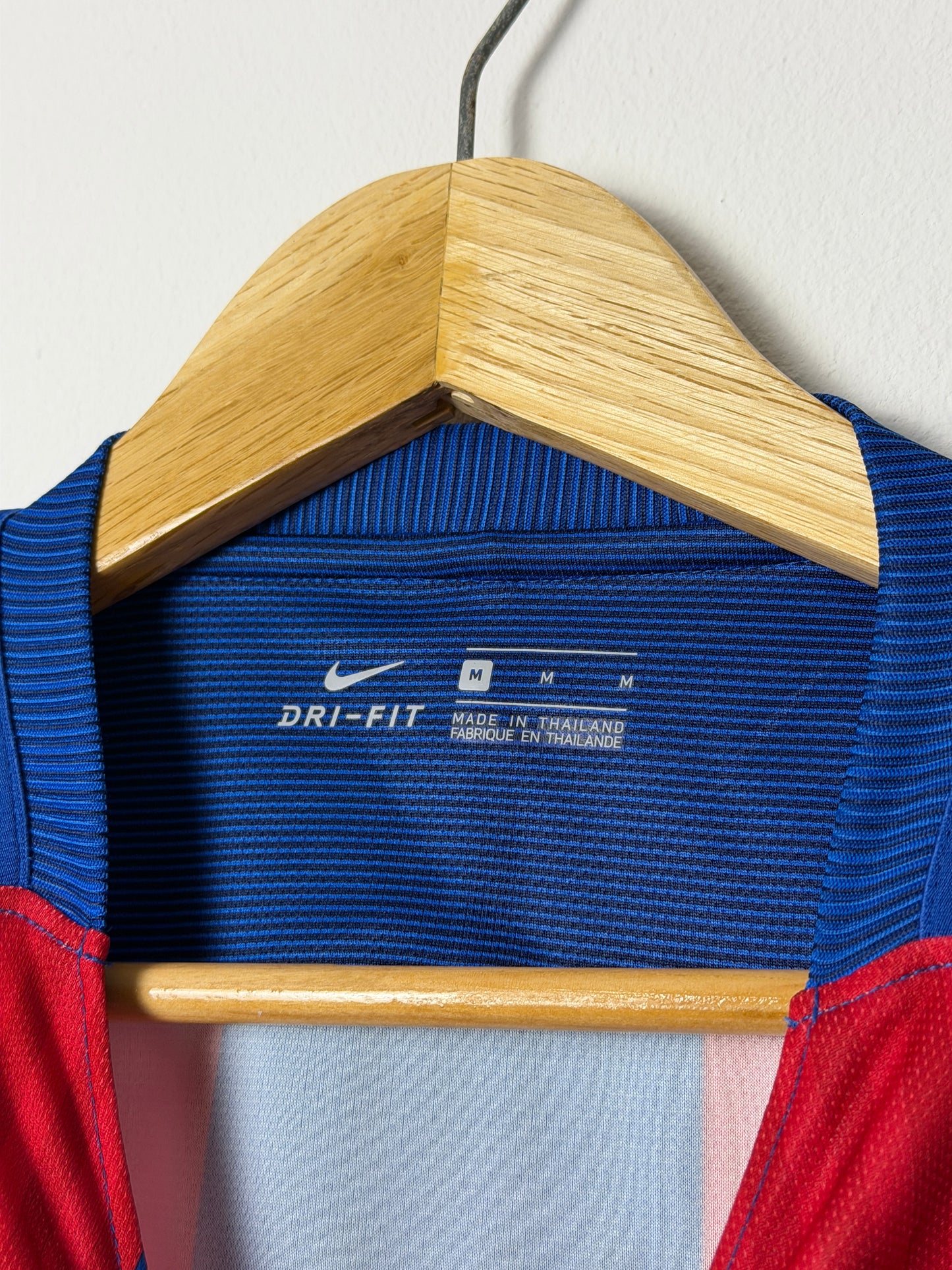 Neymar JR FC Barcelona 2016-17 home football shirt (M)