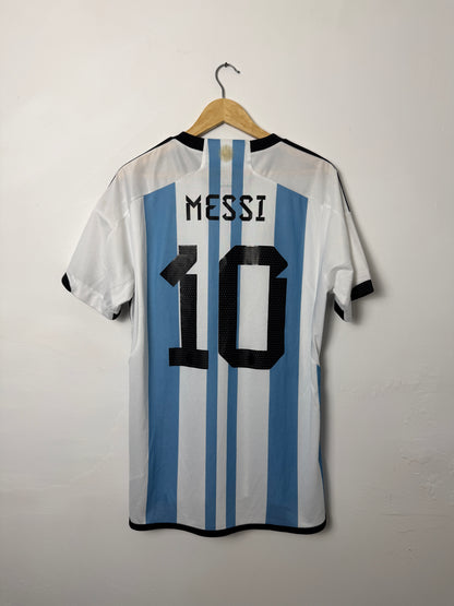 Lionel Messi Argentina 2022 World Cup home football shirt (L)