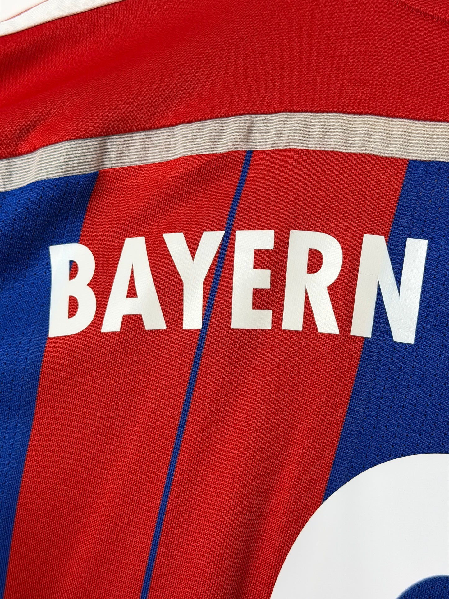 Robert Lewandowski FC Bayern Munich 2014-15 home football shirt (L)