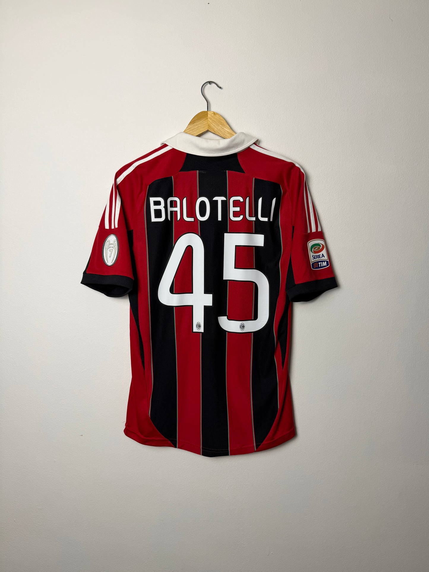 Mario Balotelli AC Milan 2012-13 home football shirt (M)