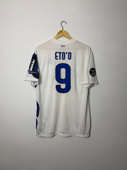 Samuel Eto'o Inter Milan 2010-11 away football shirt (L)