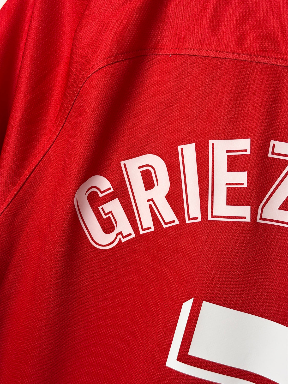 Antoine Griezmann Atletico Madrid 2017-18 home football shirt (M)