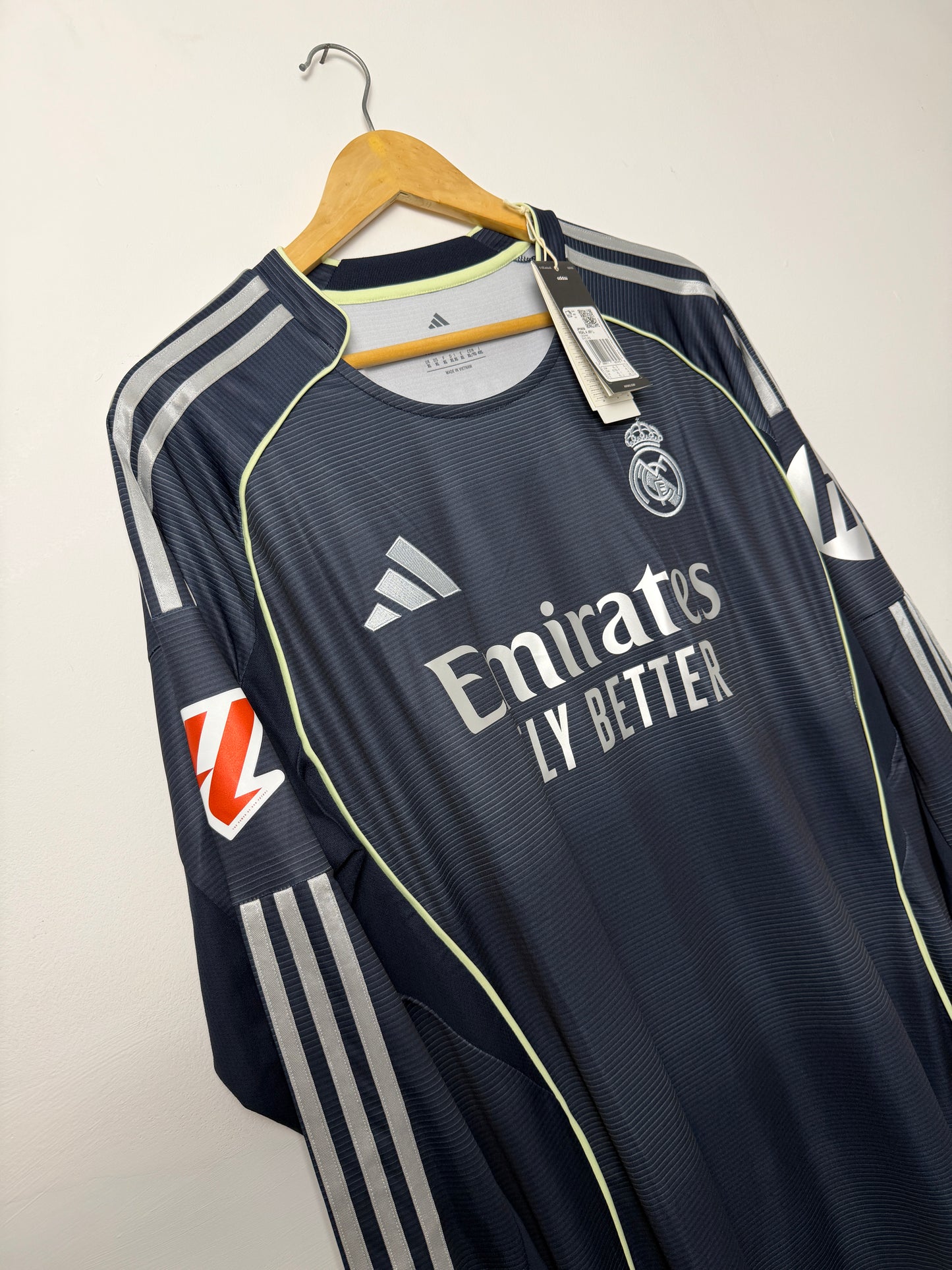 Jude Bellingham Real Madrid CF 2025-26 long sleeve away football shirt (XL)