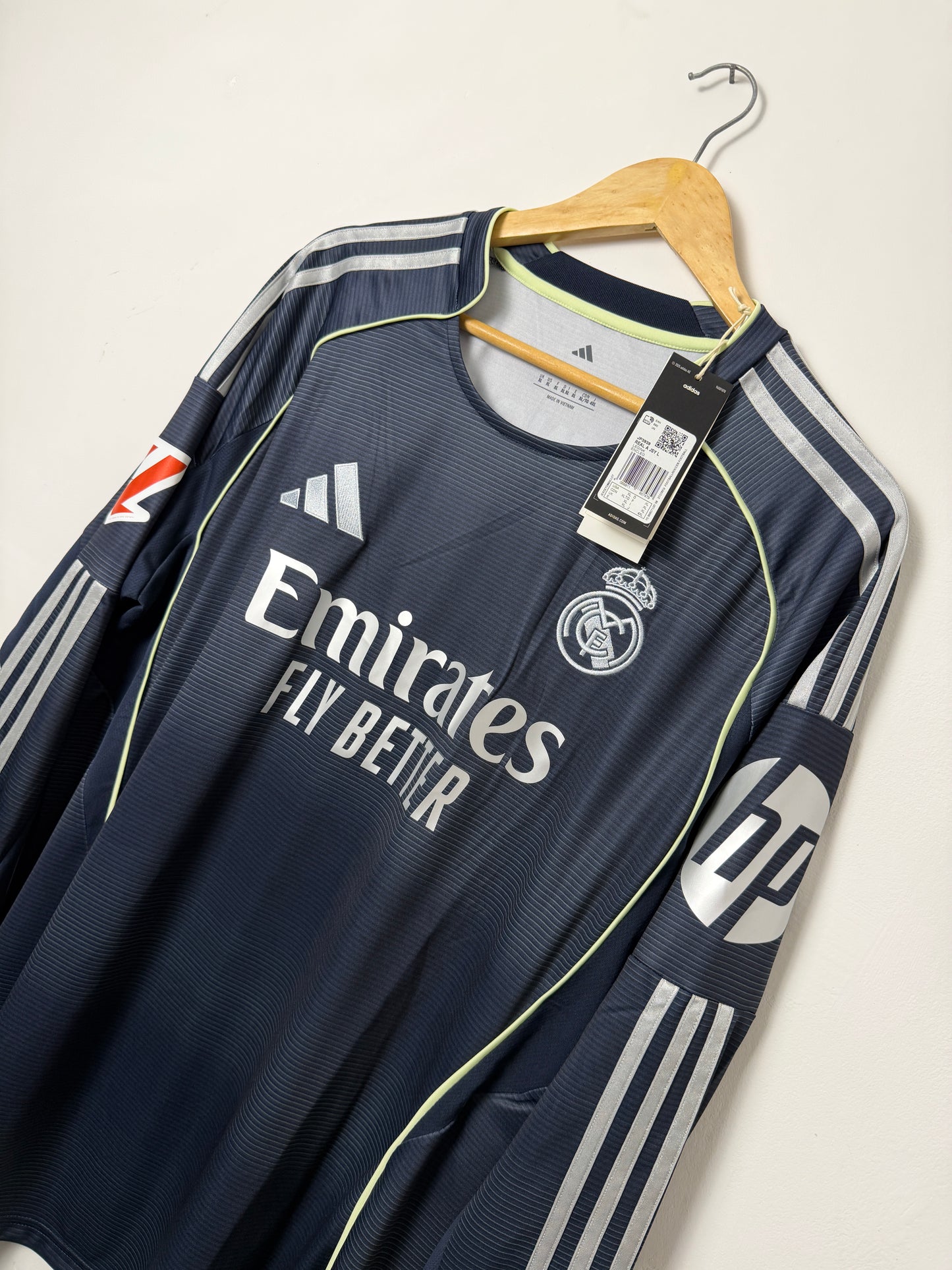 Jude Bellingham Real Madrid CF 2025-26 long sleeve away football shirt (XL)