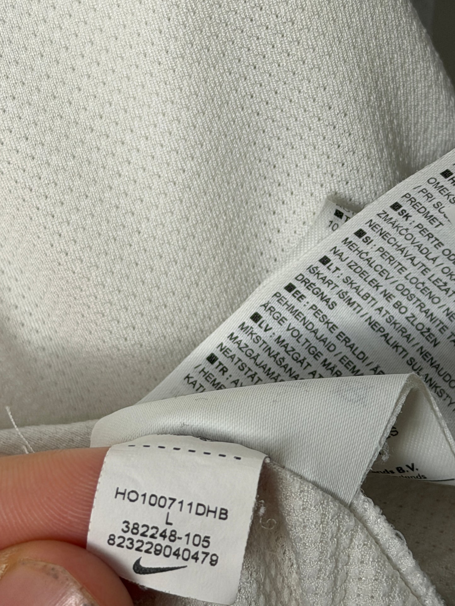 Samuel Eto'o Inter Milan 2010-11 away football shirt (L)