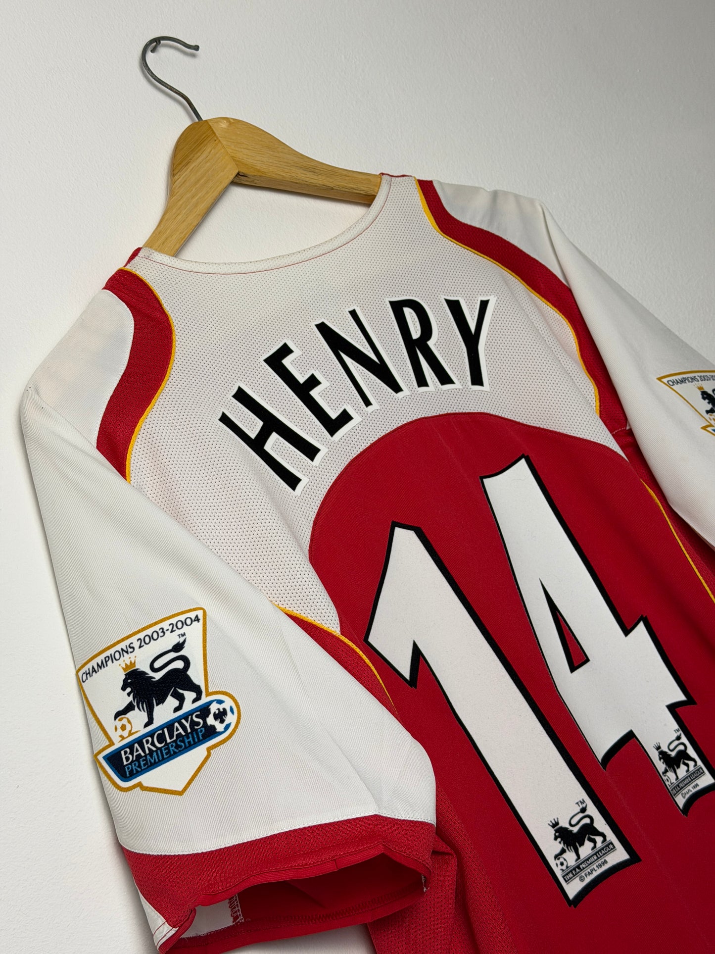 Thierry Henry Arsenal FC 2004-05 home football shirt (L)