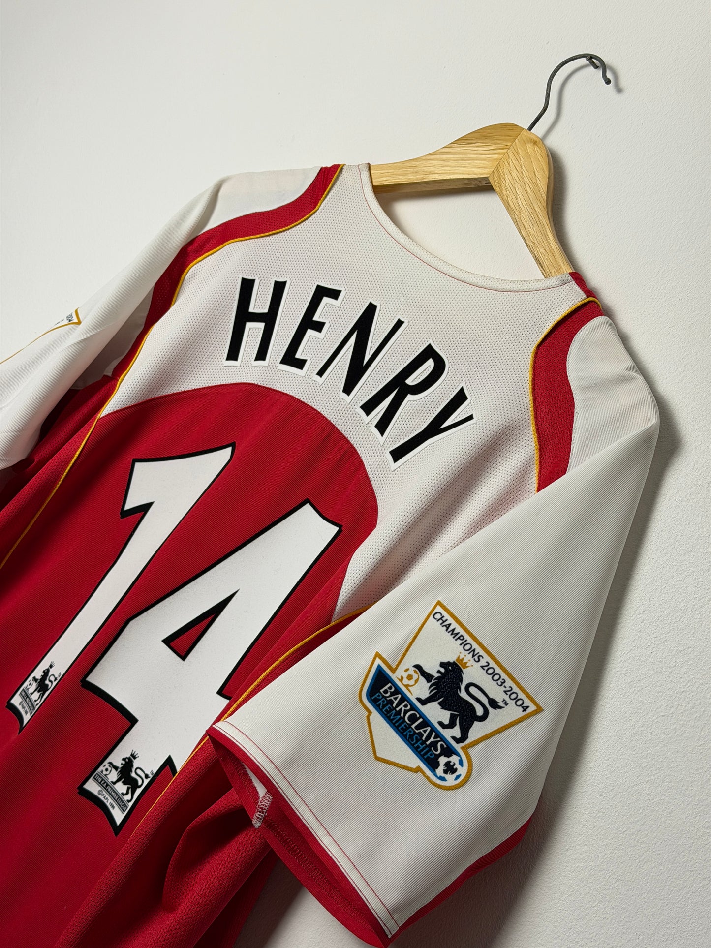 Thierry Henry Arsenal FC 2004-05 home football shirt (L)