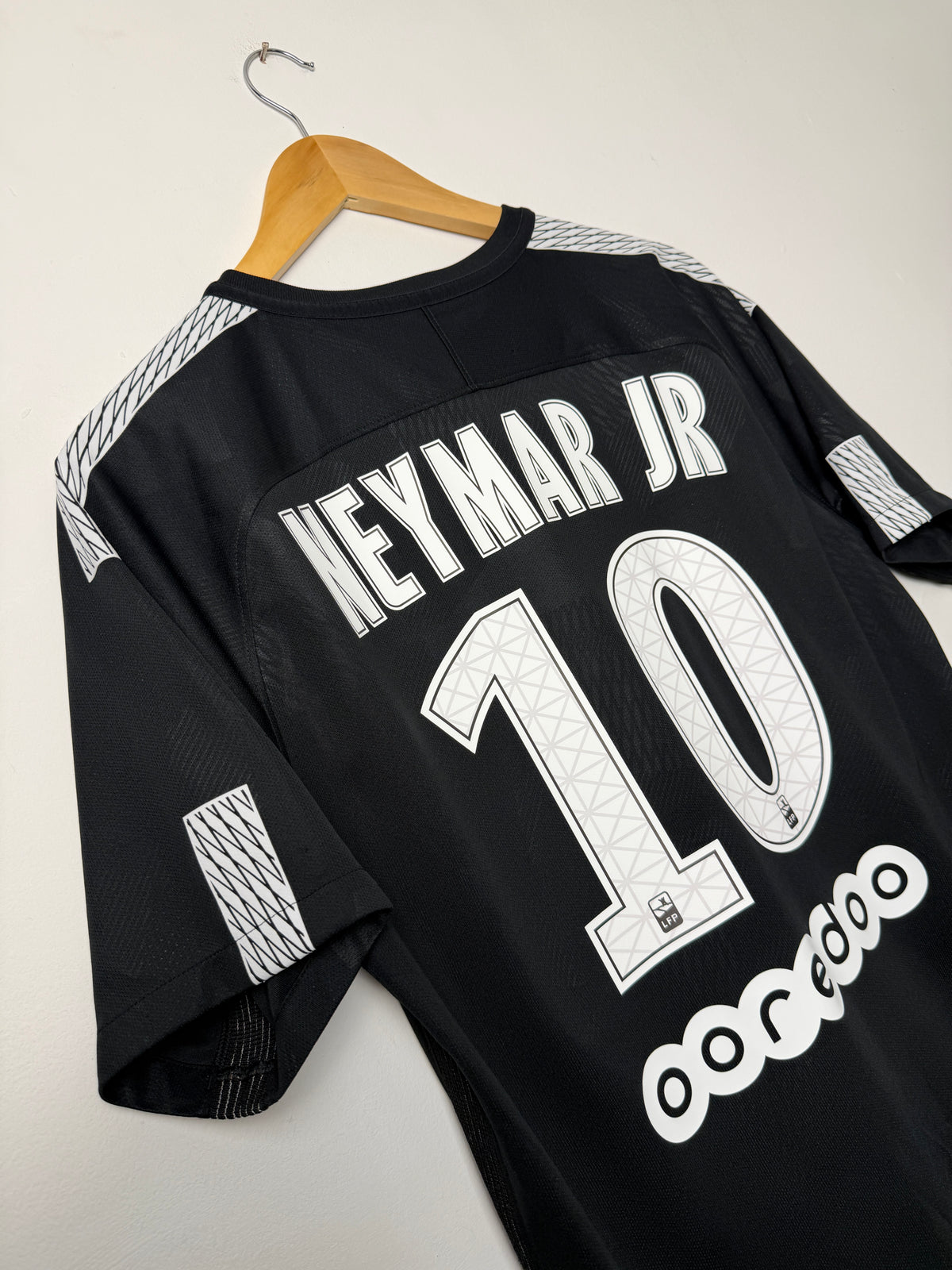 Neymar JR PSG 2017-18 third football shirt (M)