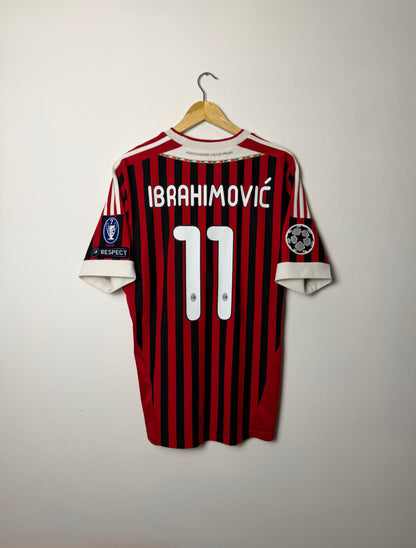 Zlatan Ibrahimovic AC Milan 2011-12 home football shirt (L)