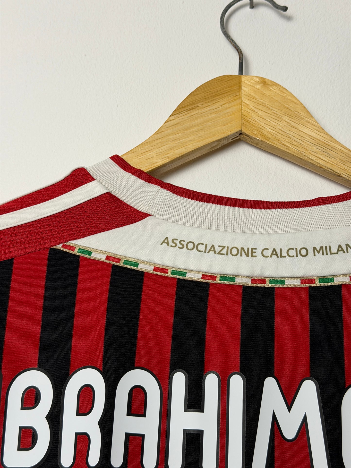 Zlatan Ibrahimovic AC Milan 2011-12 home football shirt (L)