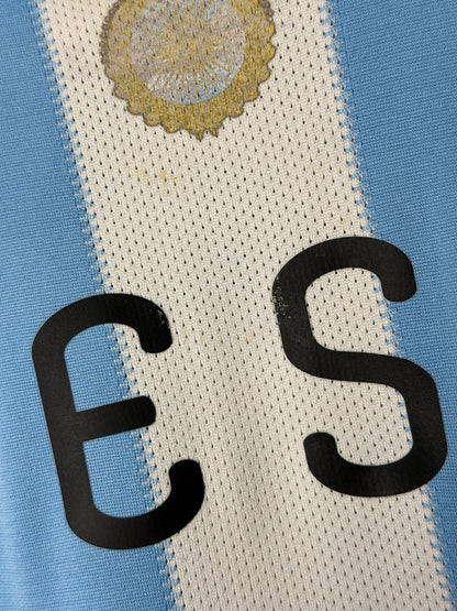 Lionel Messi Argentina 2010 World Cup home football shirt (M)