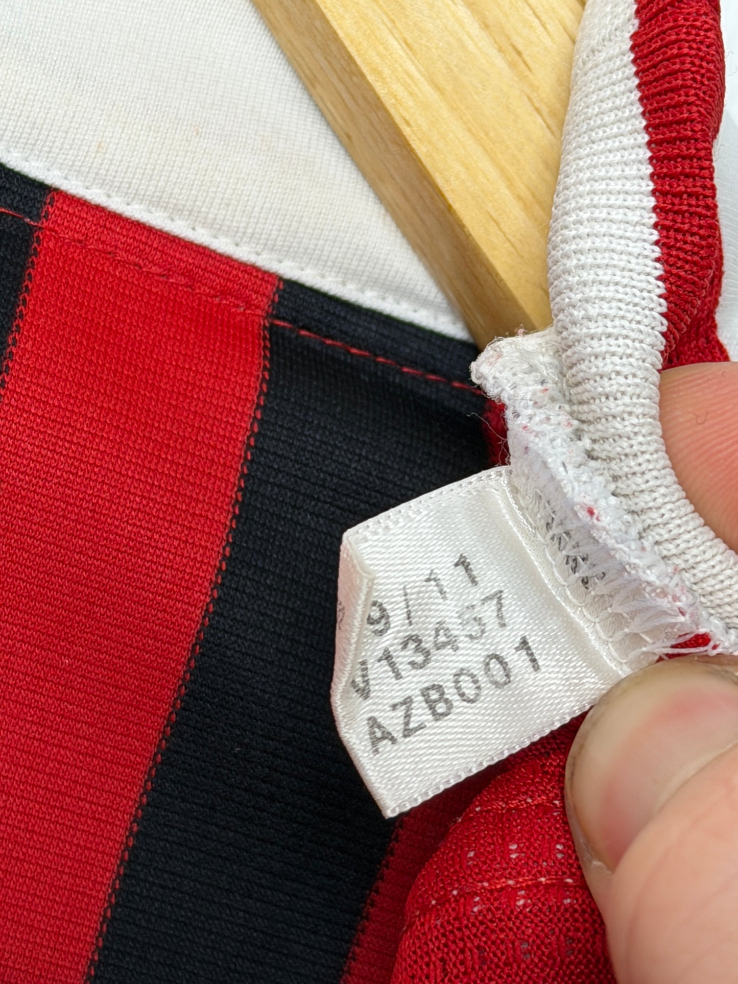 Zlatan Ibrahimovic AC Milan 2011-12 home football shirt (L)