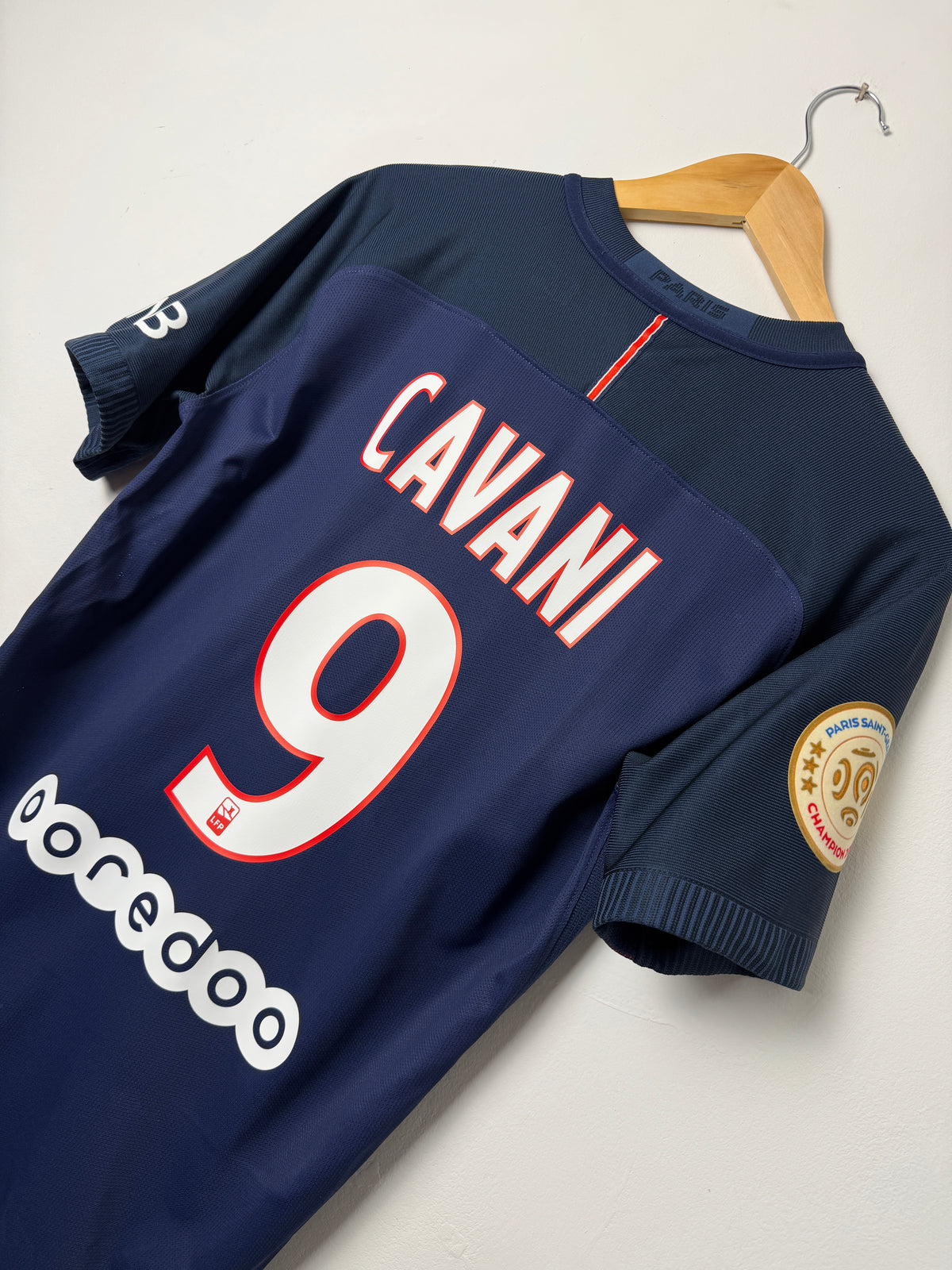 Edinson Cavani PSG 2016-17 home AEROSWIFT football shirt (M)