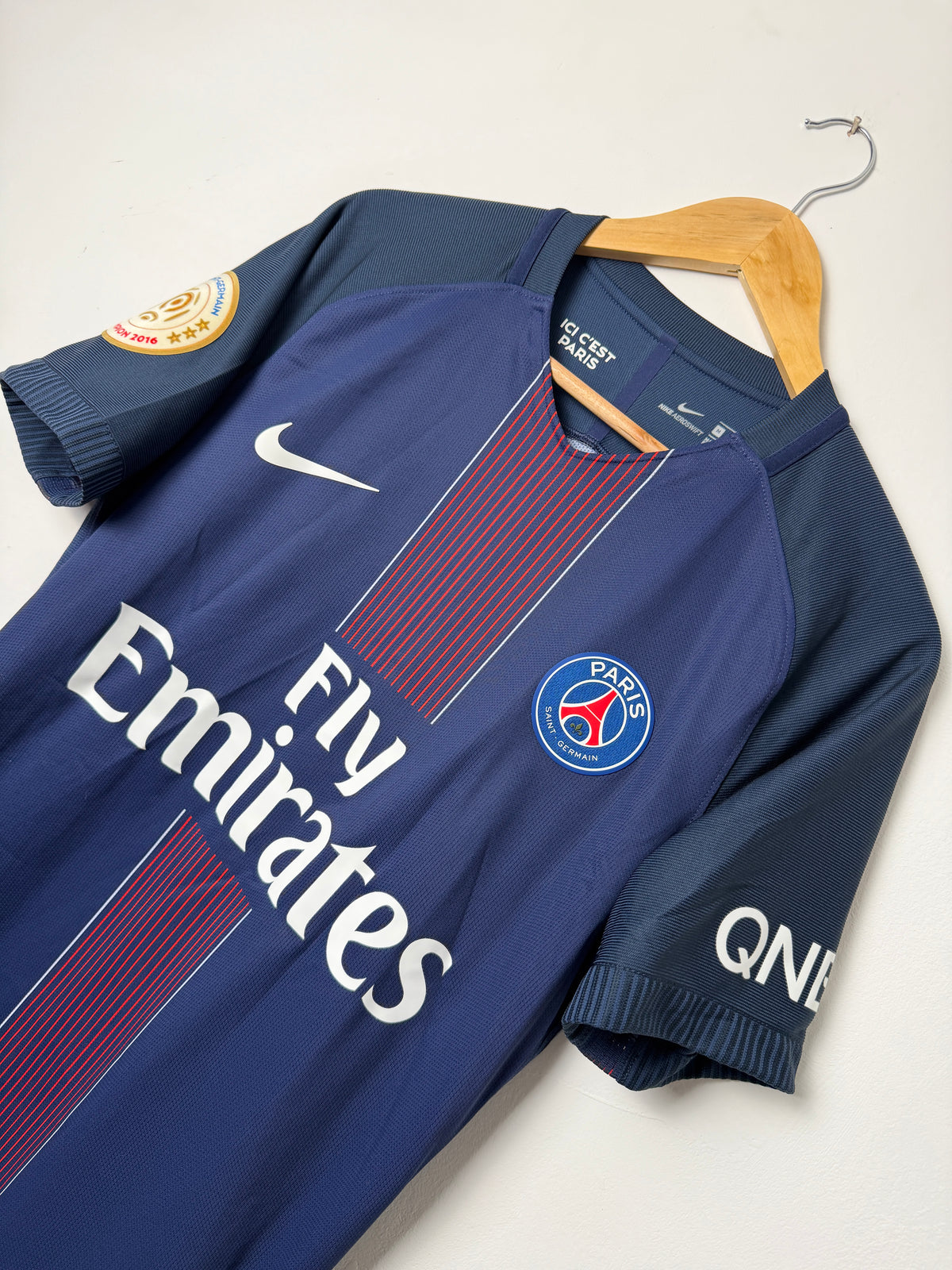 Edinson Cavani PSG 2016-17 home AEROSWIFT football shirt (M)