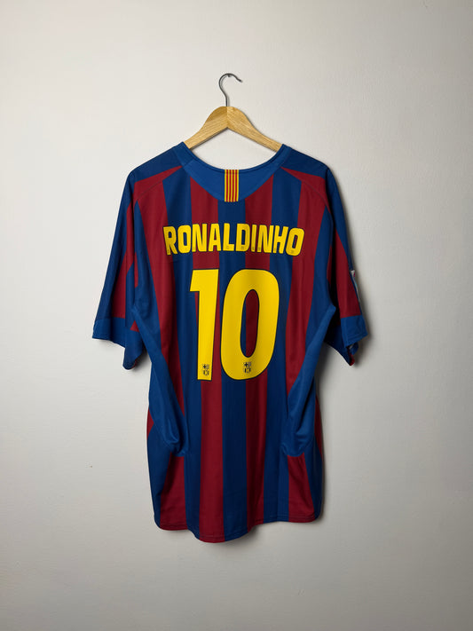 Ronaldinho FC Barcelona 2005-06 home football shirt (XL)