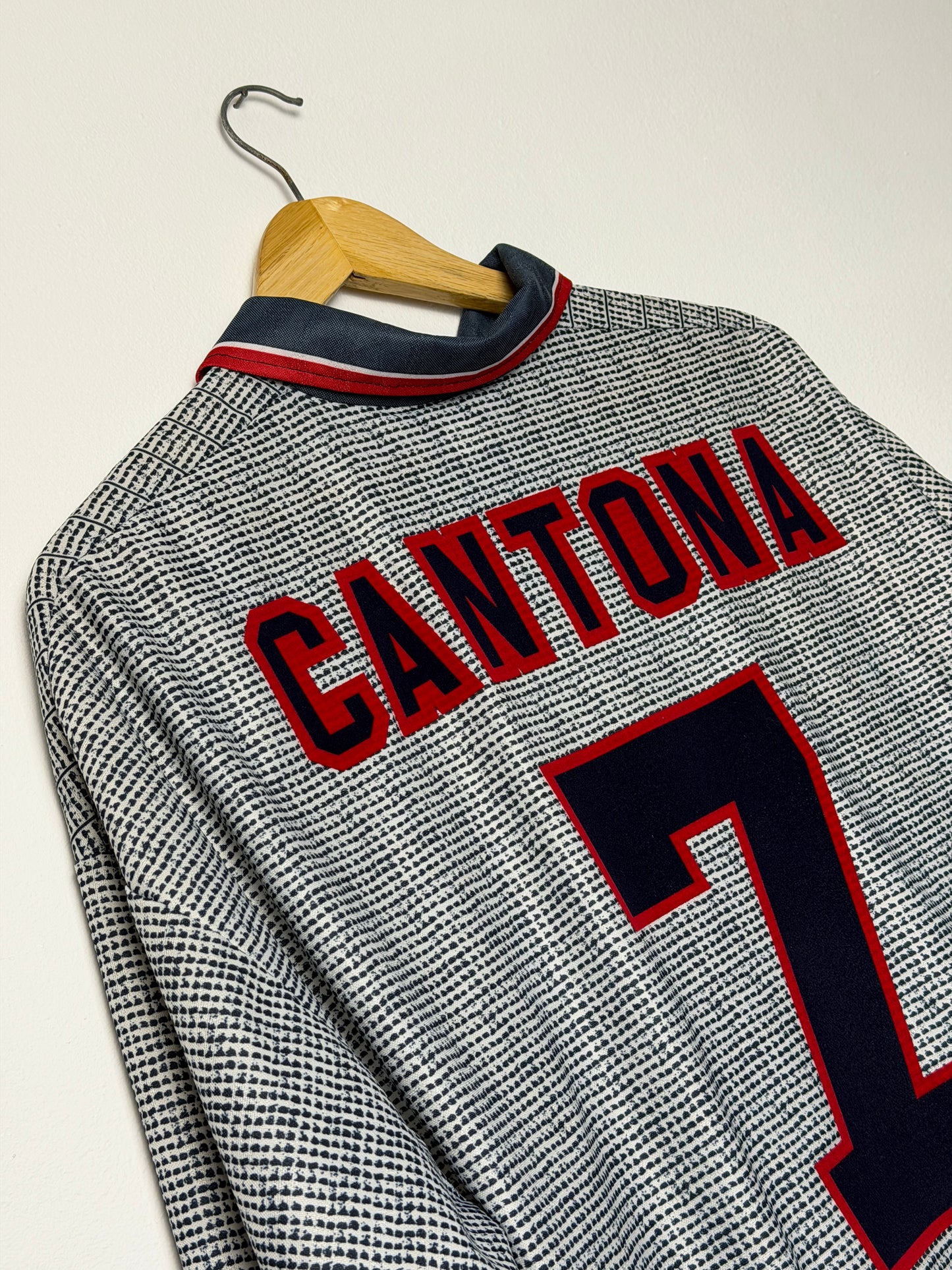 Eric Cantona Manchester United 1995-96 away football shirt (XL)