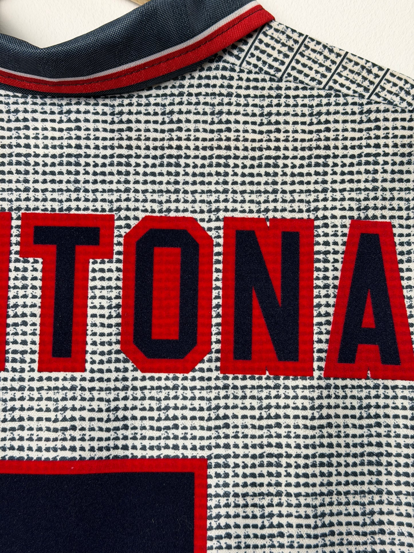 Eric Cantona Manchester United 1995-96 away football shirt (XL)