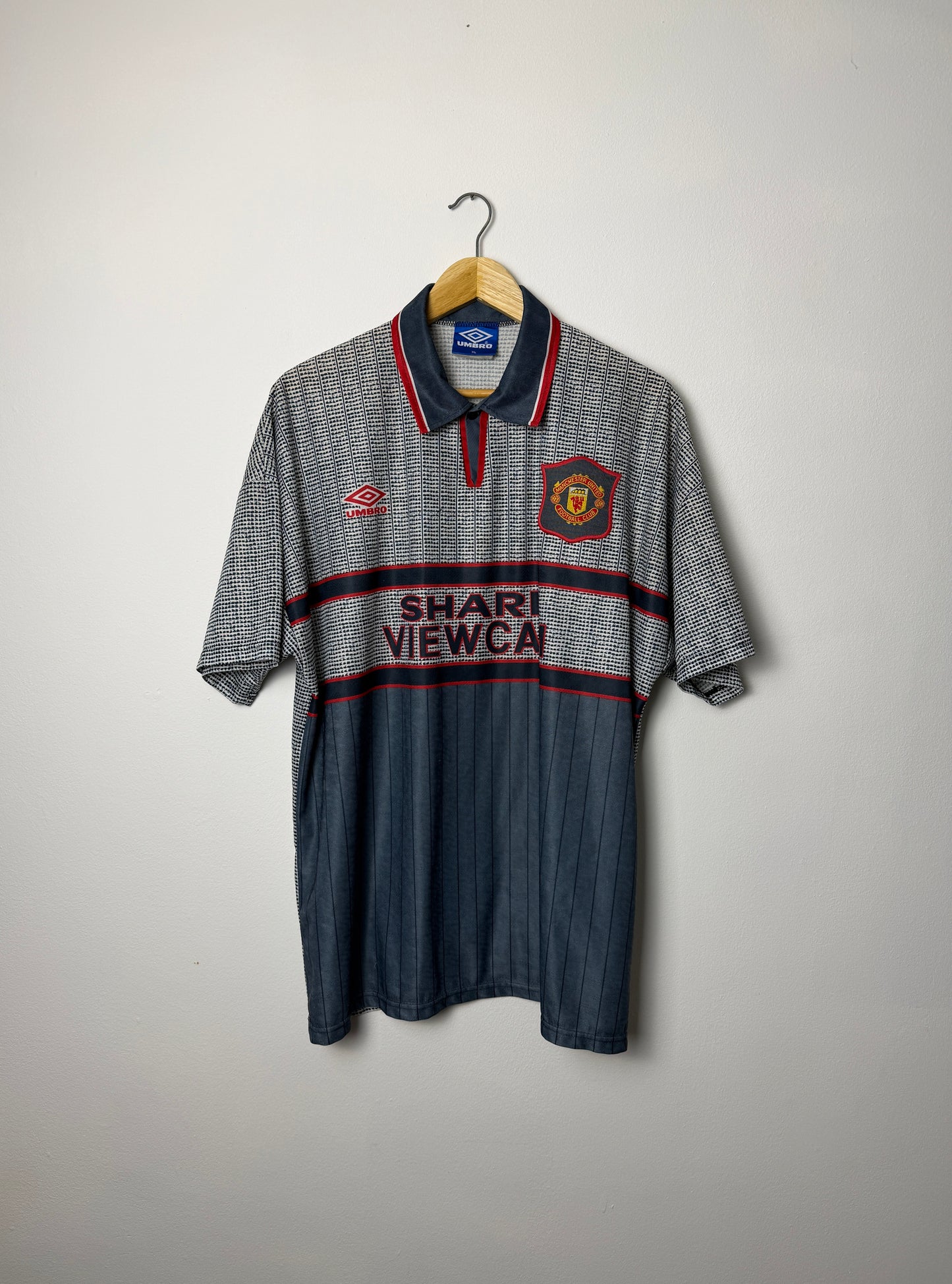 Eric Cantona Manchester United 1995-96 away football shirt (XL)