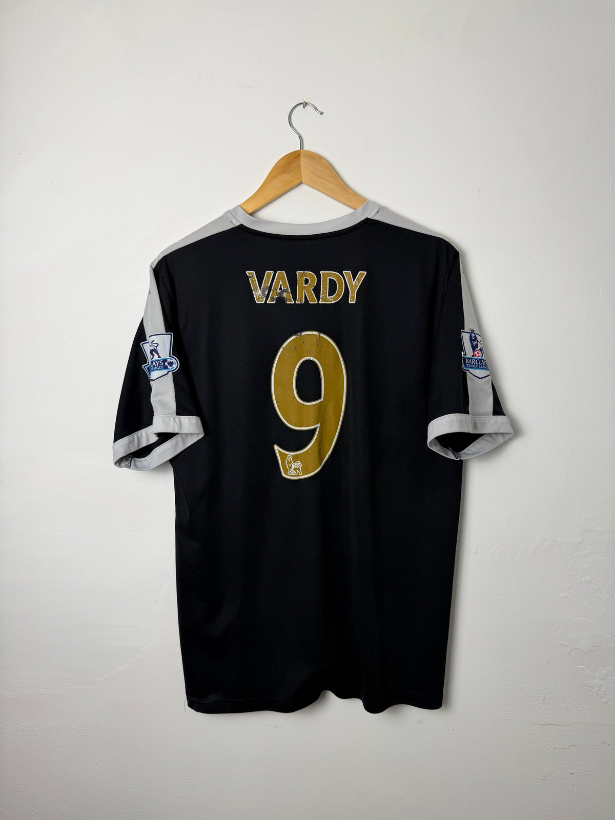 Jamie Vardy Leicester City FC 2015-16 away football shirt (L)
