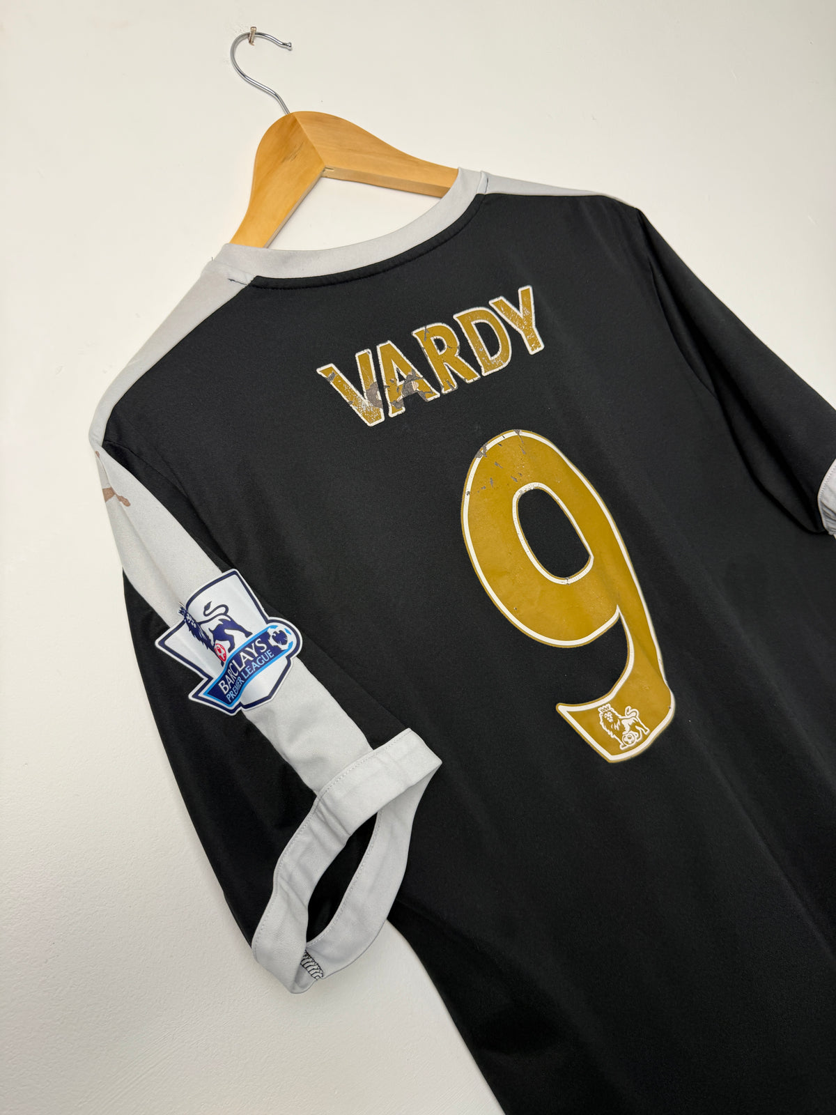 Jamie Vardy Leicester City FC 2015-16 away football shirt (L)