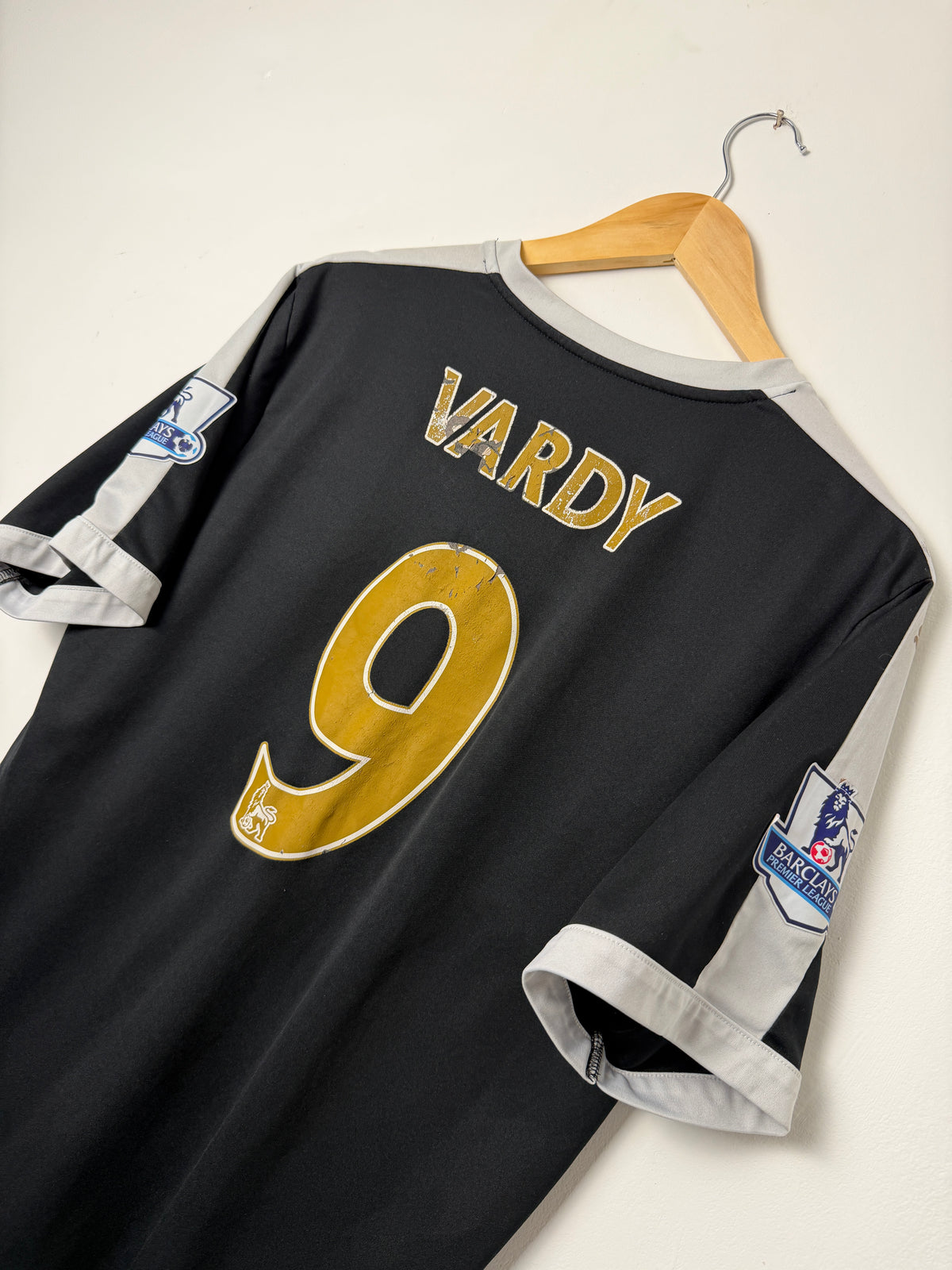 Jamie Vardy Leicester City FC 2015-16 away football shirt (L)