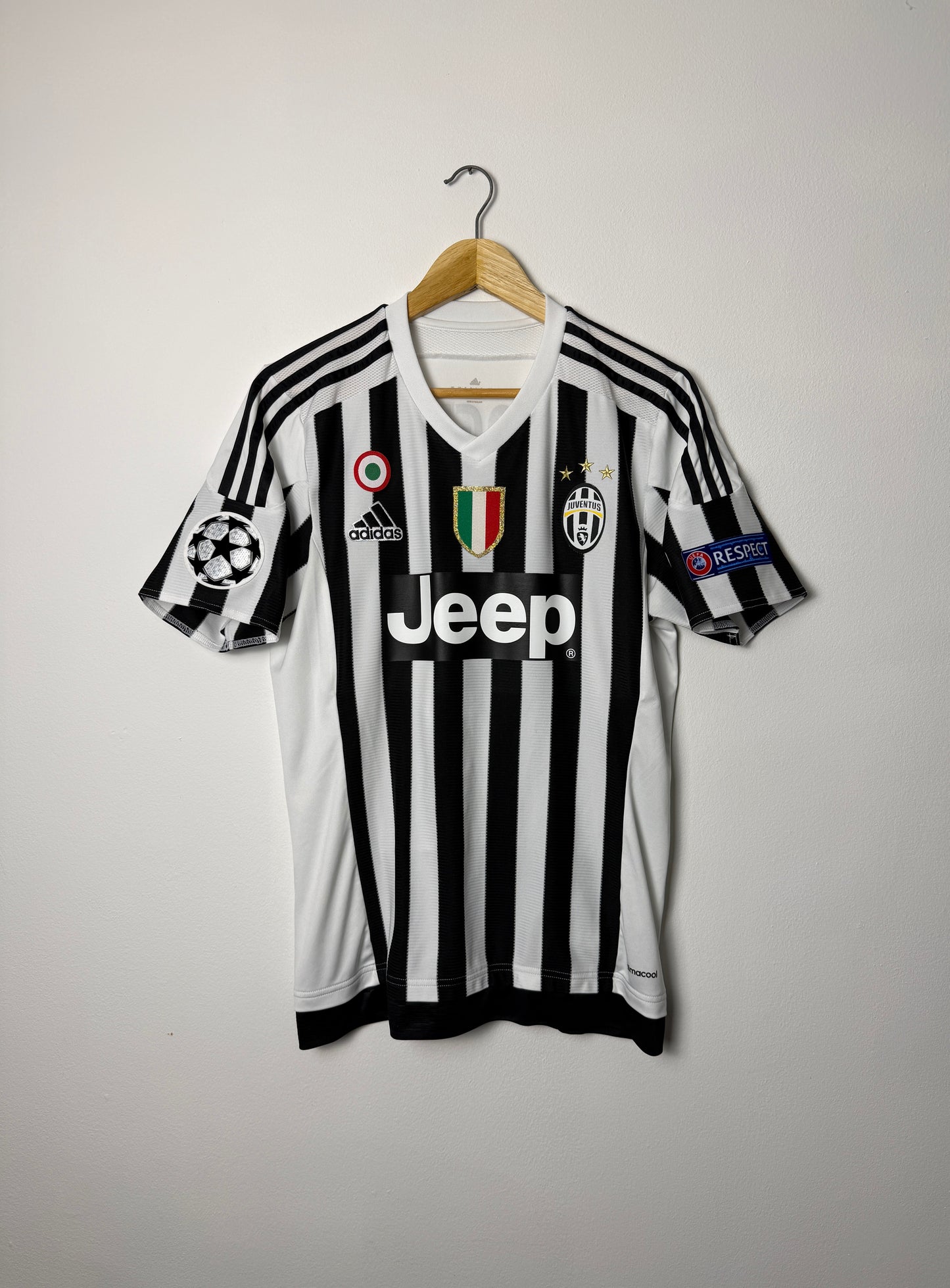 Paul Pogba Juventus FC 2015-16 home football shirt (M)