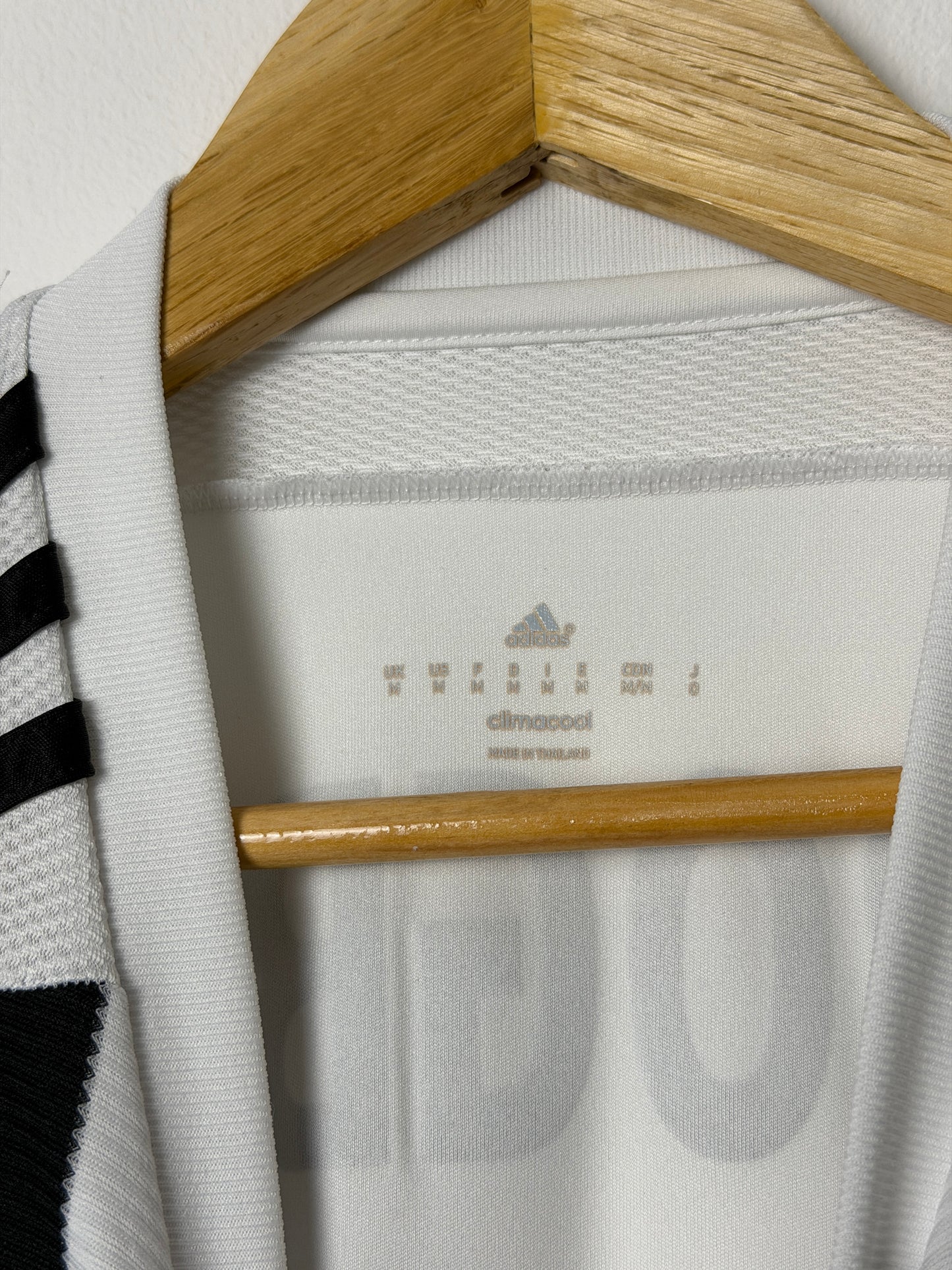 Paul Pogba Juventus FC 2015-16 home football shirt (M)