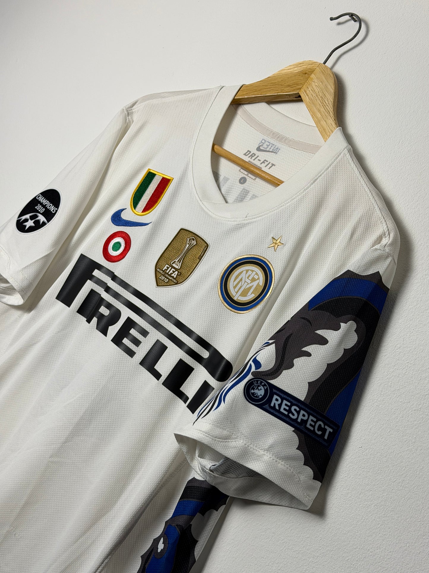 Wesley Sniejder Inter Milan 2010-11 away football shirt (L)
