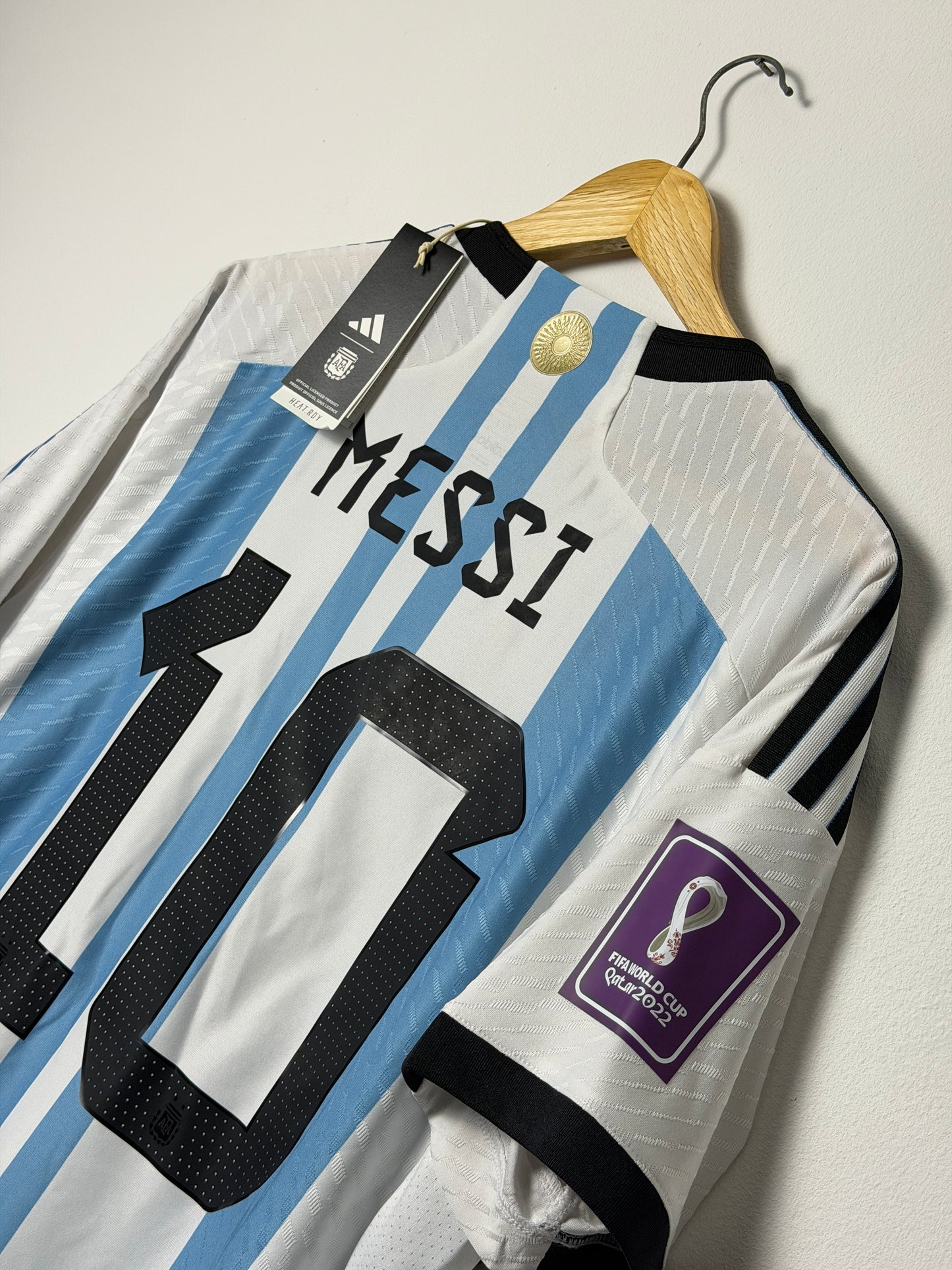 Lionel Messi Argentina 2022 World Cup final home shirt (L)