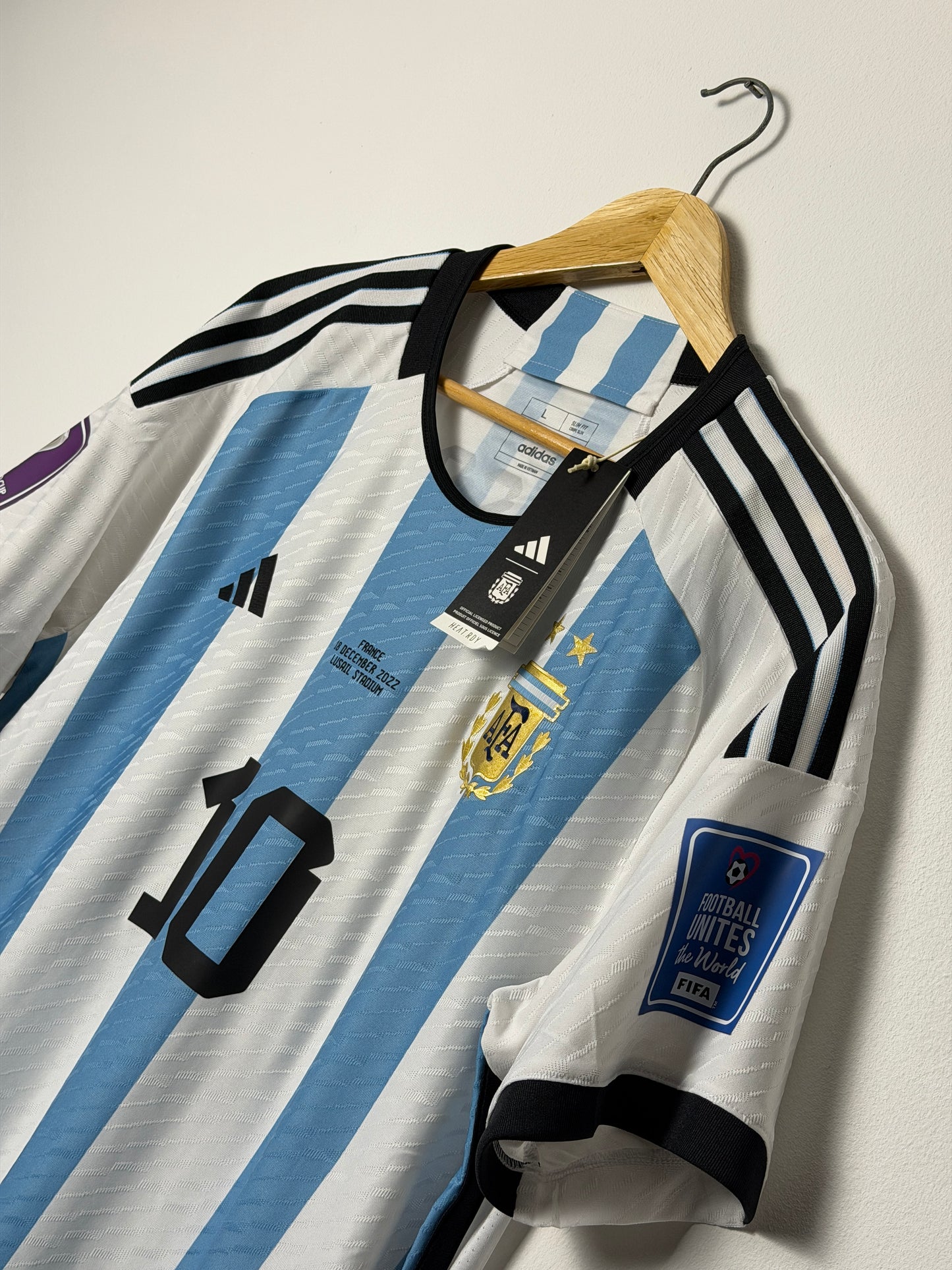 Lionel Messi Argentina 2022 World Cup final home shirt (L)
