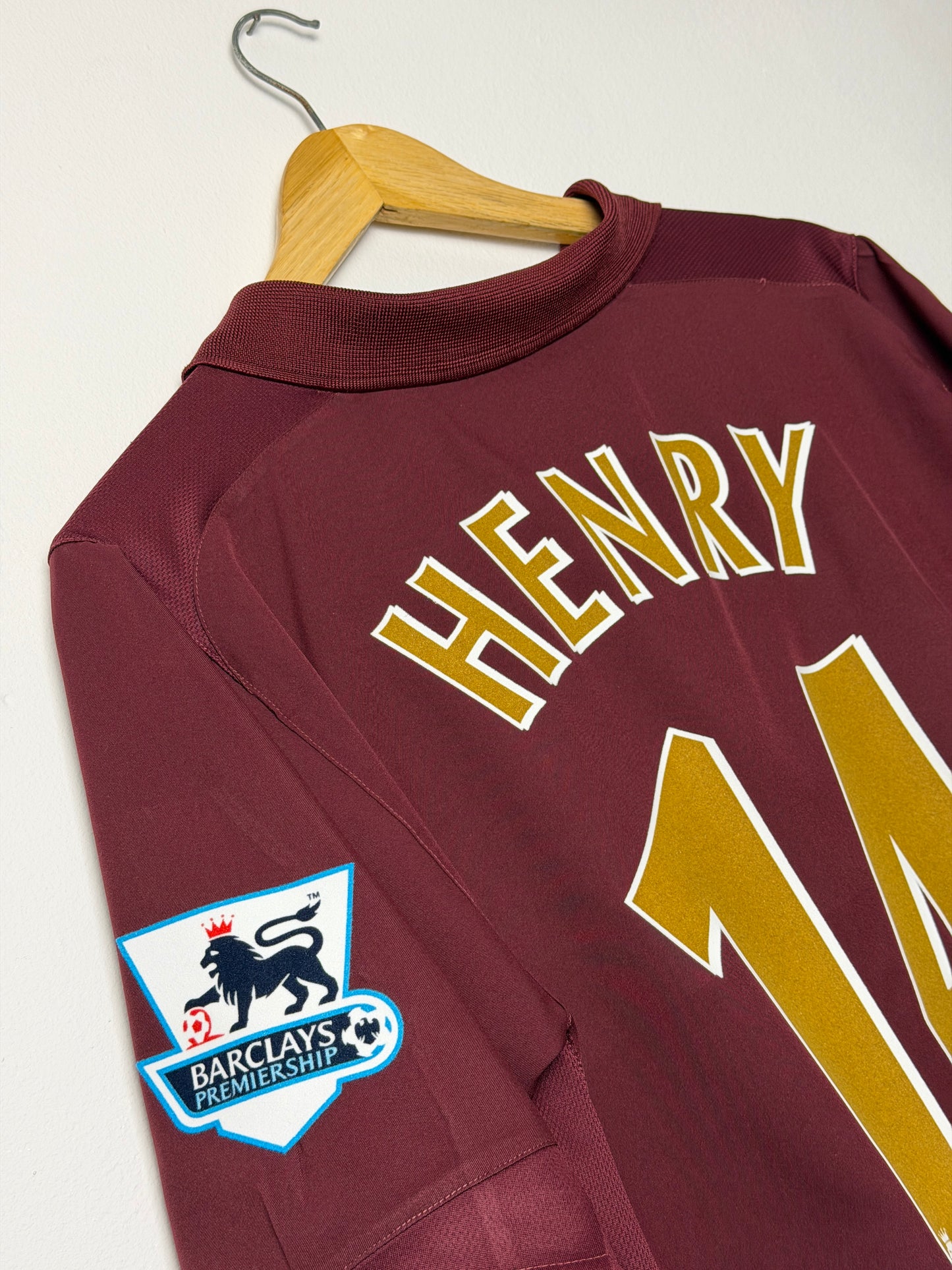 Thierry Henry Arsenal FC 2005-06 home football shirt (L)